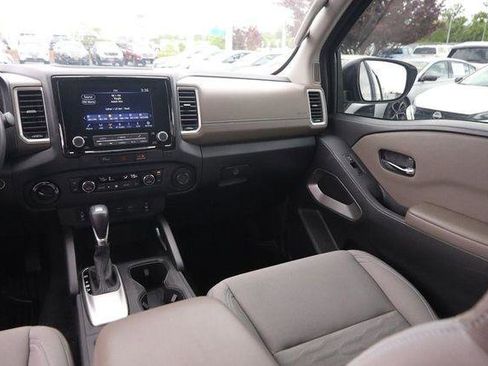 Used 2024 Nissan Frontier SV AWD/4WD image 25