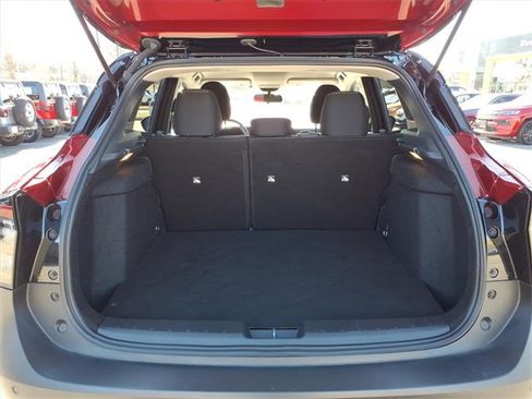 Used 2025 Nissan Kicks SV image 6