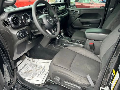 Used 2023 Jeep Wrangler Unlimited Sport AWD/4WD image 9