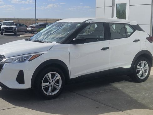 Used 2022 Nissan Kicks S FWD image 22