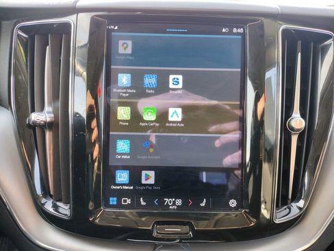 Used 2023 Volvo XC60 B5 Core image 6