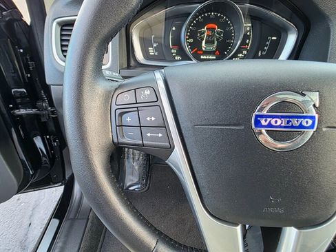 Used 2017 Volvo S60 T5 Inscription Platinum image 33