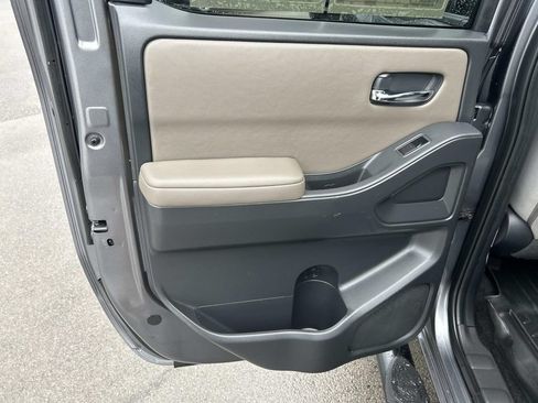 Used 2022 Nissan Frontier SV w/ Technology Package AWD/4WD image 24