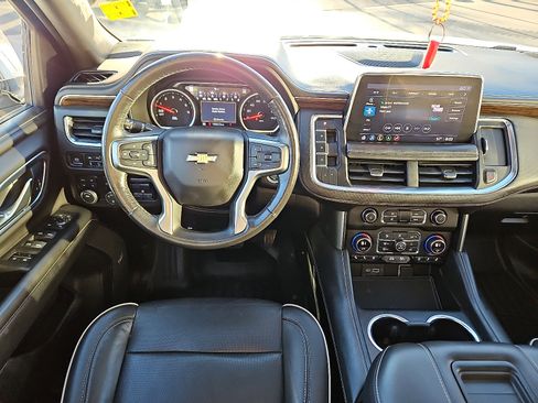 Used 2021 Chevrolet Suburban Premier w/ Premium Package image 8