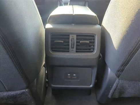 Used 2023 Nissan Rogue SV image 18