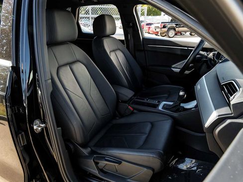 Used 2020 Audi Q3 2.0T Premium image 36