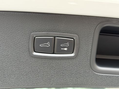 New 2026 Porsche Macan image 13