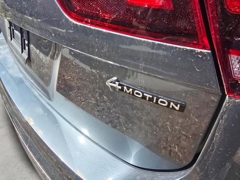 Used 2022 Volkswagen Tiguan SE w/ Panoramic Sunroof Package image 17