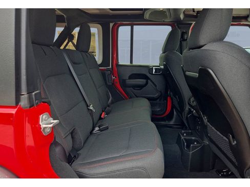 Used 2024 Jeep Wrangler Unlimited Rubicon AWD/4WD image 20