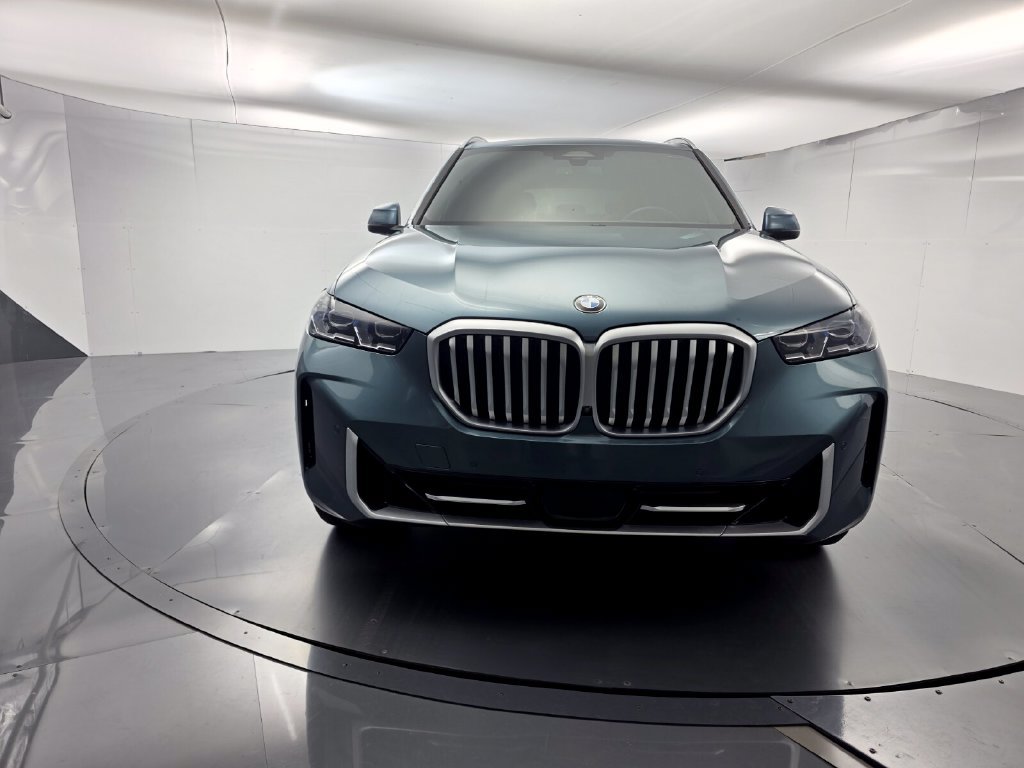 Certified 2024 BMW X5 xDrive40i w/ Premium Package AWD/4WD image 2