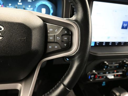 Used 2025 Ford Bronco Badlands image 25