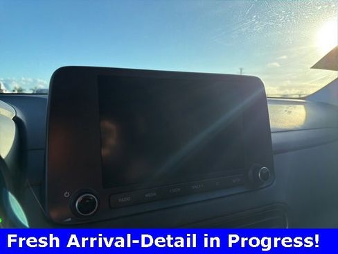 Used 2023 Hyundai Kona SE image 5