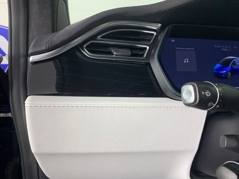 Used 2017 Tesla Model X 75D image 16
