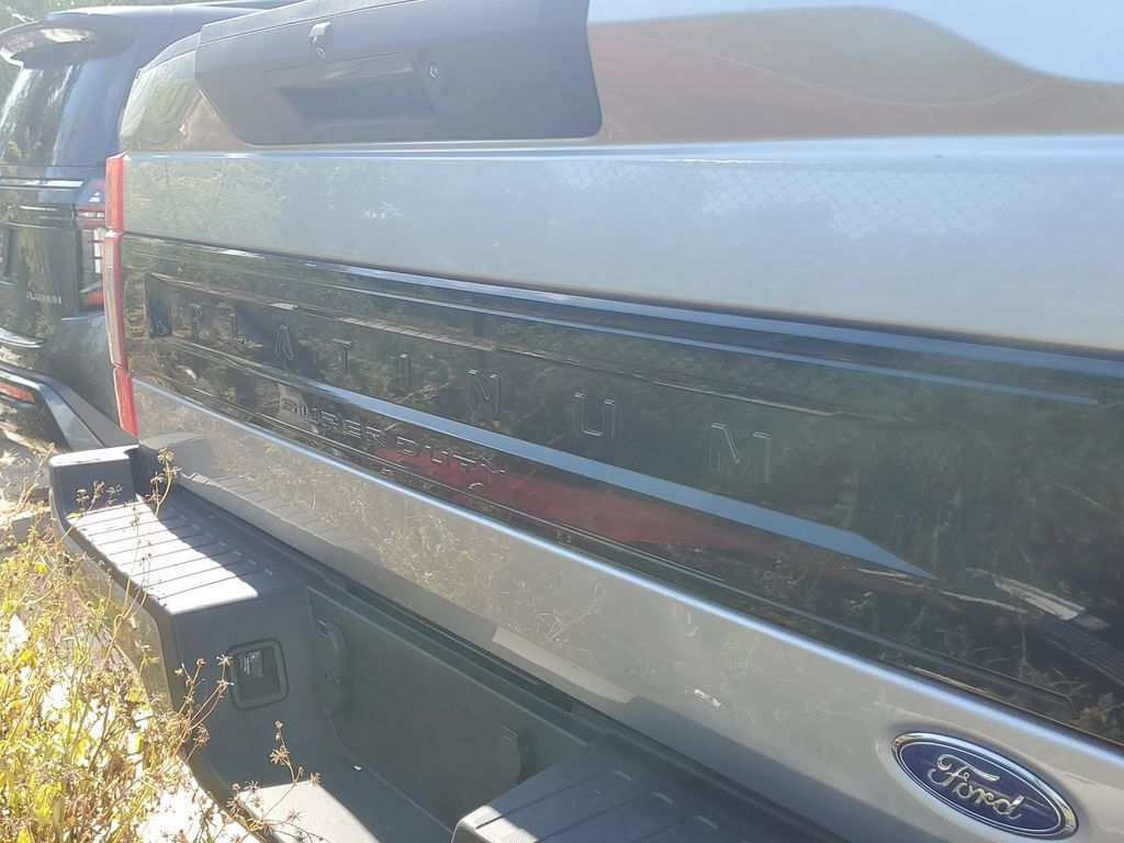 Used 2022 Ford F350 Platinum w/ Snow Plow Prep Package AWD/4WD image 7