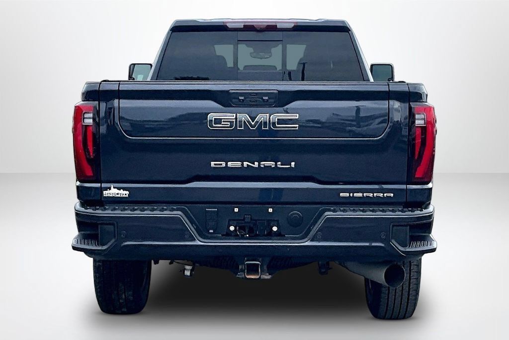 Used 2024 GMC Sierra 3500 Denali Ultimate AWD/4WD image 7