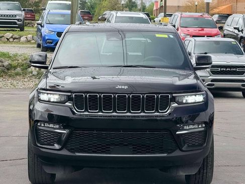 Used 2024 Jeep Grand Cherokee Limited AWD/4WD image 2