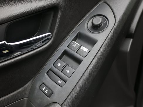 Used 2018 Chevrolet Trax LT w/ LT Convenience Package FWD image 13