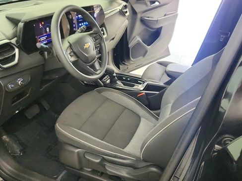 Used 2025 Chevrolet TrailBlazer LT AWD/4WD image 14