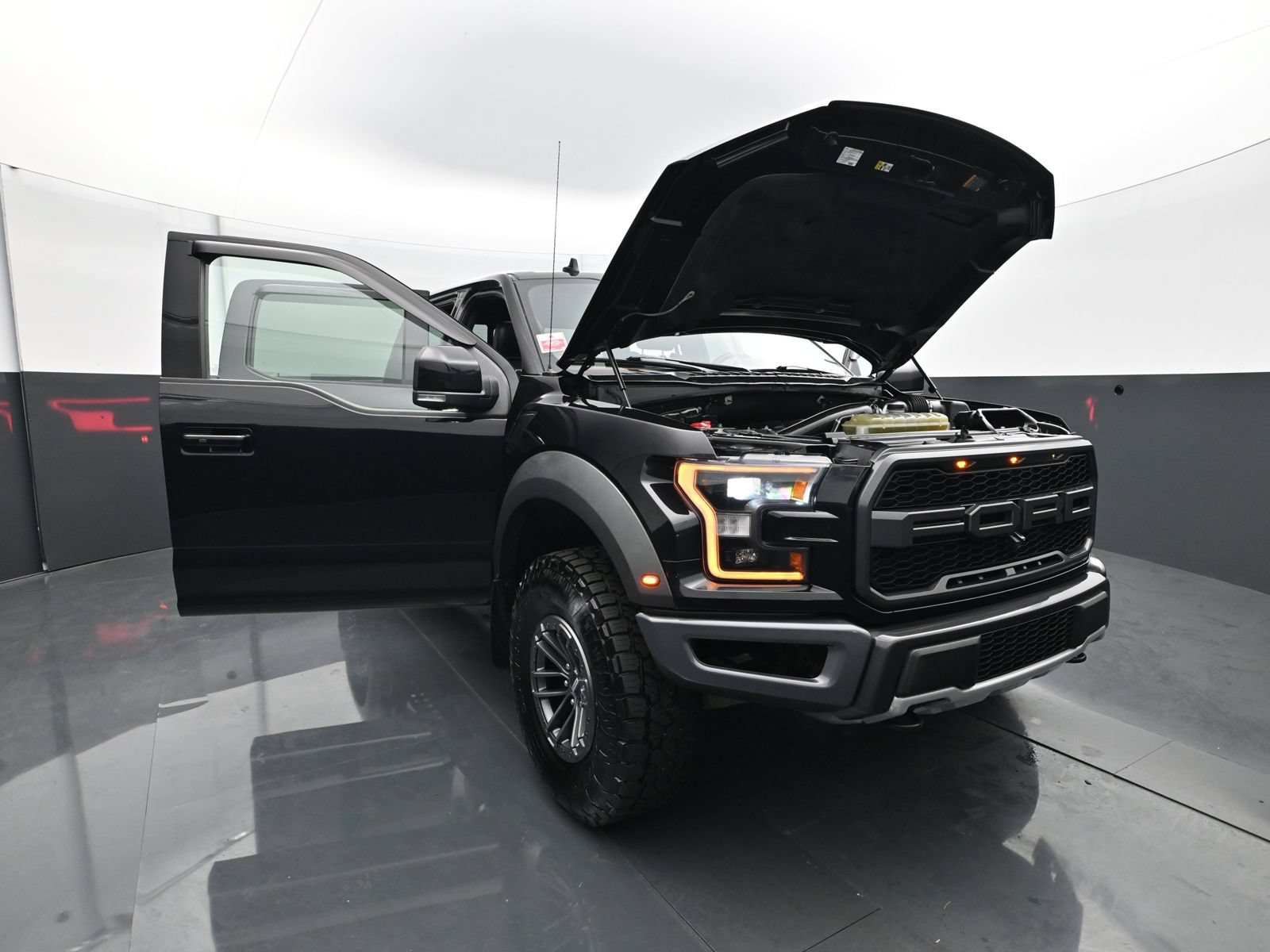 Used 2020 Ford F150 Raptor w/ Equipment Group 802A Luxury AWD/4WD image 39