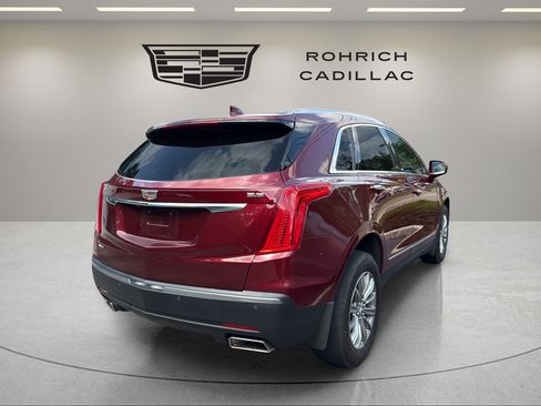 Used 2018 Cadillac XT5 Luxury w/ Driver Awareness Package AWD/4WD image 4