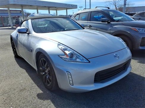 Certified 2017 Nissan 370Z Roadster image 1
