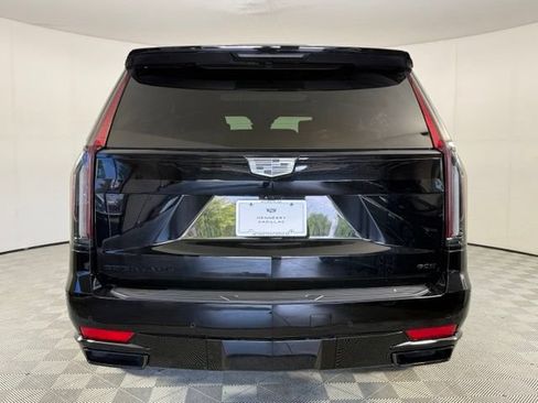 Certified 2024 Cadillac Escalade Sport Platinum w/ LPO, ONYX Package AWD/4WD image 8