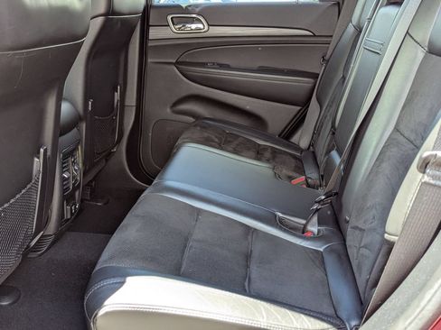 Used 2020 Jeep Grand Cherokee Altitude AWD/4WD image 21