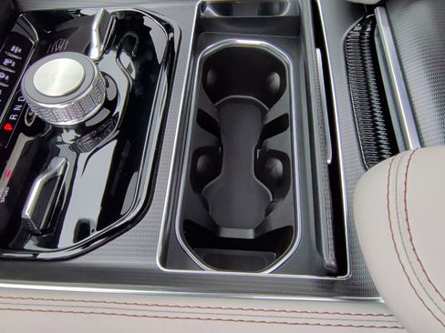 New 2026 Jeep Grand Wagoneer Summit image 39