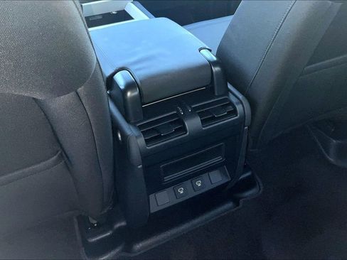 Used 2025 Land Rover Defender 110 S image 25