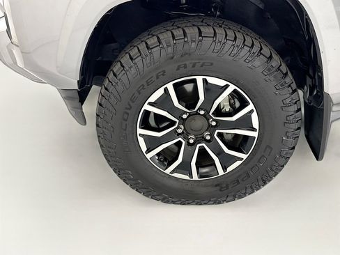 Used 2020 Toyota Tacoma TRD Sport w/ Technology Package AWD/4WD image 28