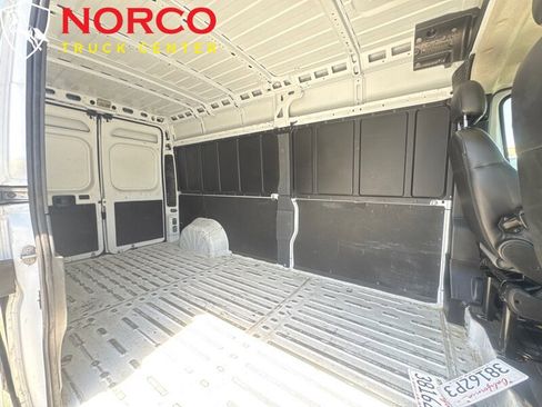 Used 2023 RAM ProMaster 2500 image 3