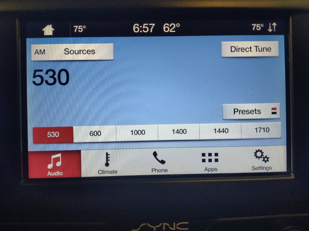 Used 2019 Ford Fusion SE FWD image 25