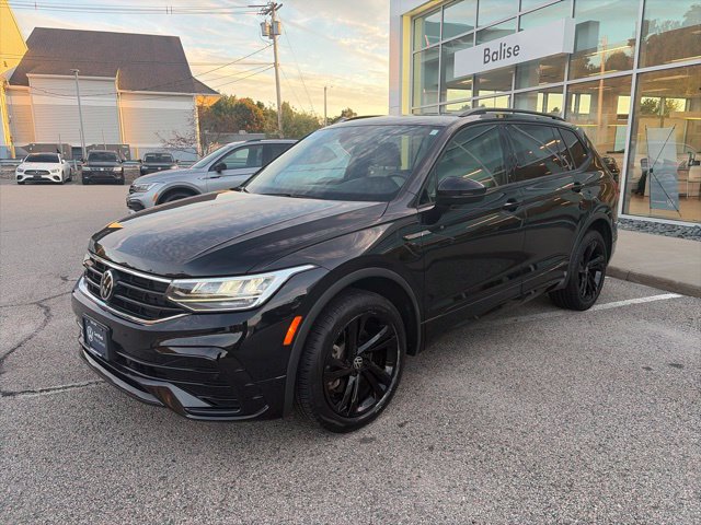Certified 2023 Volkswagen Tiguan SE R-Line AWD/4WD image 8