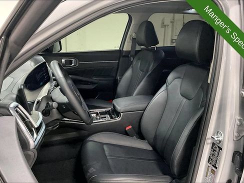 Used 2025 Kia Sorento SX AWD/4WD image 32