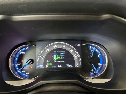 Used 2024 Toyota RAV4 XLE Premium image 17