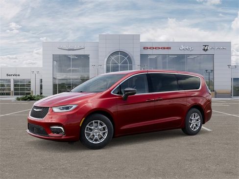 New 2025 Chrysler Pacifica Select image 2