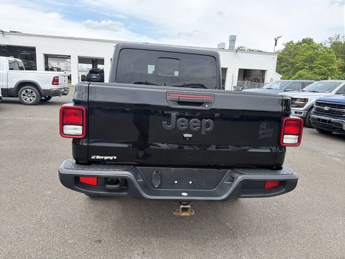 Used 2023 Jeep Gladiator Sport AWD/4WD image 4