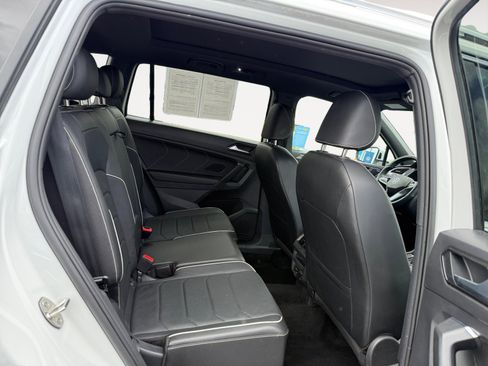 Certified 2023 Volkswagen Tiguan SEL R-Line AWD/4WD image 18
