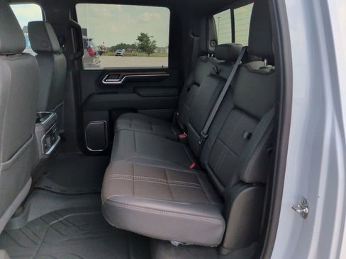 Used 2025 Chevrolet Silverado 2500 High Country w/ Technology Package AWD/4WD image 39