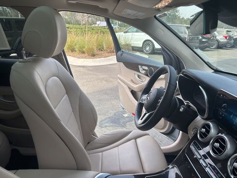 Used 2022 Mercedes-Benz GLC 300 w/ Premium Package Lite image 42