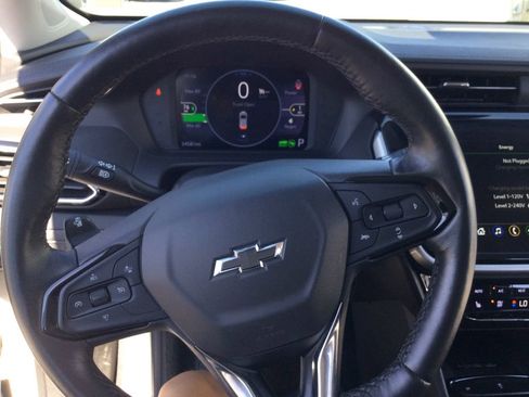 Used 2023 Chevrolet Bolt EUV LT w/ Comfort Package image 15