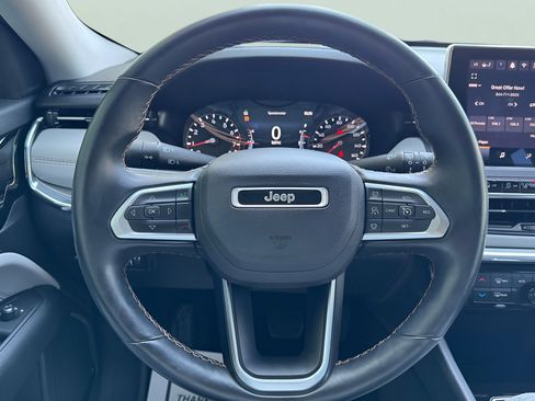 Used 2022 Jeep Compass Limited AWD/4WD image 17