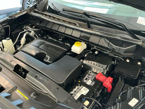 Used 2024 Nissan Pathfinder Platinum FWD image 22
