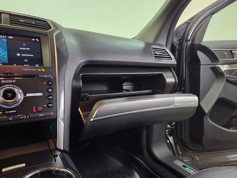 Used 2018 Ford Explorer Sport image 28