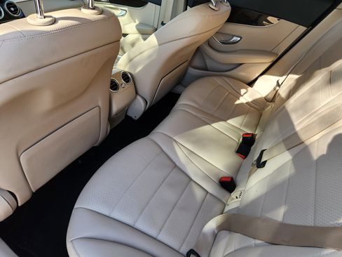 Used 2020 Mercedes-Benz GLC 300 image 35