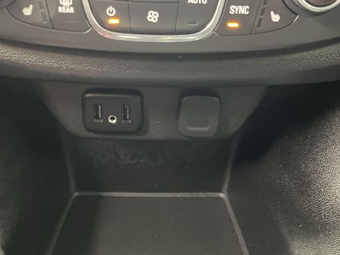 Certified 2021 Chevrolet Traverse LT w/ LPO, Floor Liner Package AWD/4WD image 25