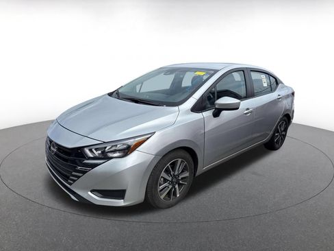 Used 2025 Nissan Versa SV FWD image 8