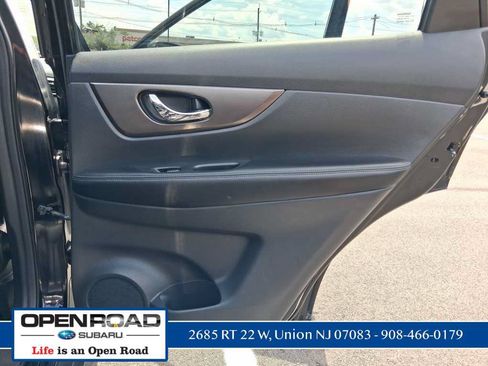 Used 2015 Nissan Rogue SV AWD/4WD image 32