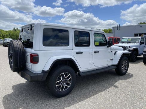 New 2026 Jeep Wrangler Unlimited Sahara AWD/4WD image 3