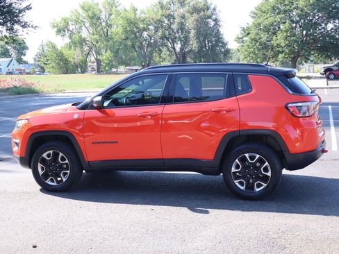 Used 2017 Jeep Compass Trailhawk w/ Popular Equipment Group AWD/4WD image 8
